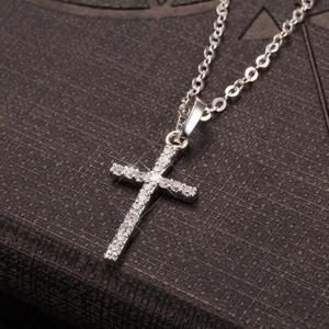 CADENITA CON CRUZ DE ACERO QUIRÚRGICO ORO Y PLATA